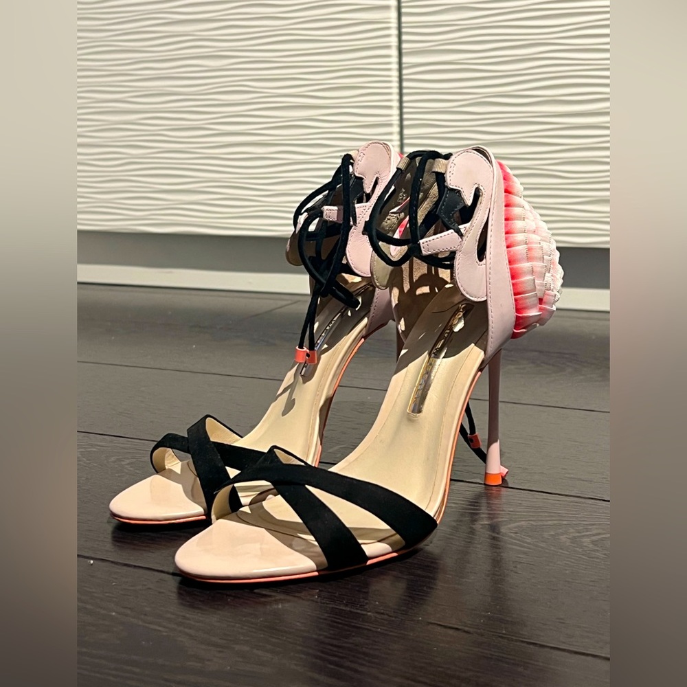 Sophia Webster
Flamingo Frill Ankle-Wrap
Sandal, Heavenly Pink Size 38 EU